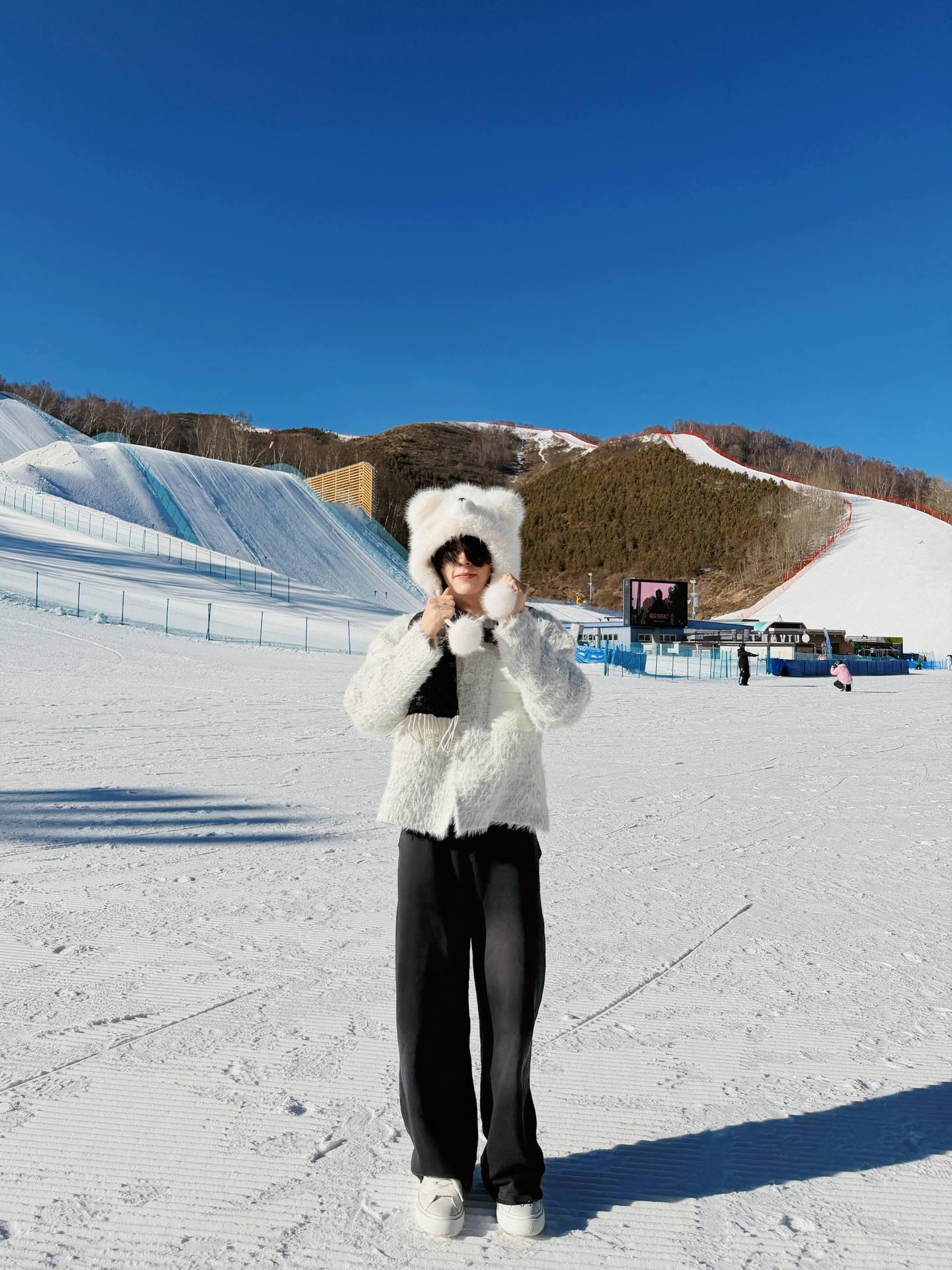 ブームの“しろくま帽子”が話題に、旅ショット公開